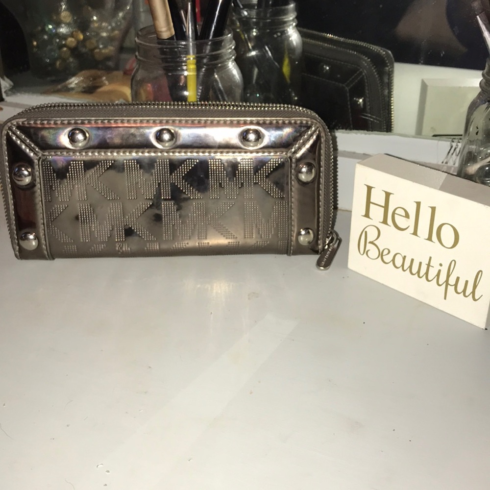 Michael kors wallet